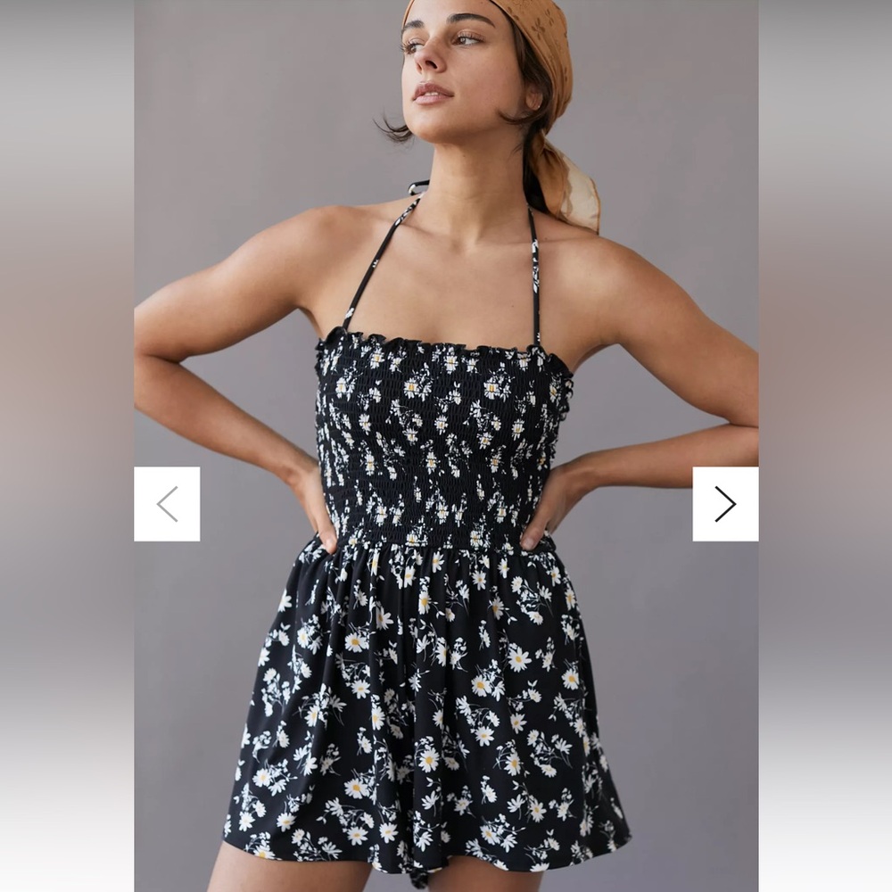 NWT Urban Outfiters black daisy strapless romper